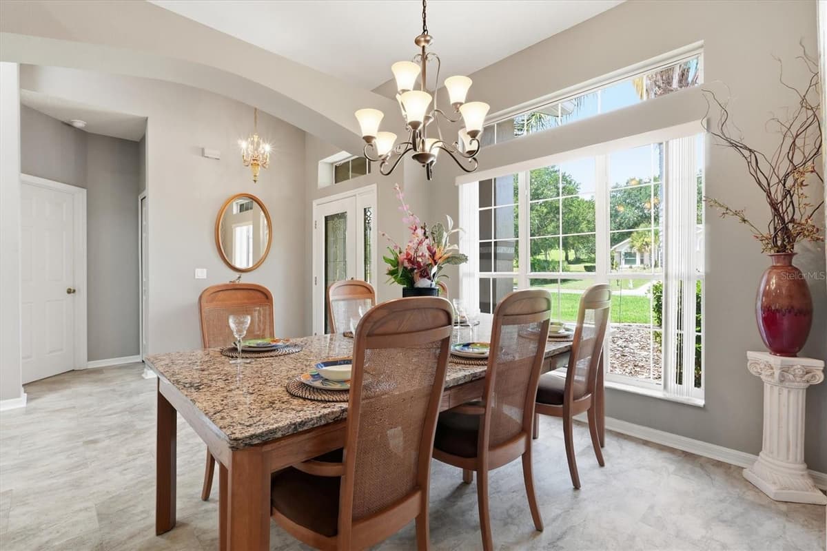 6042 LANDINGS BOULEVARD — photo 11 of 51