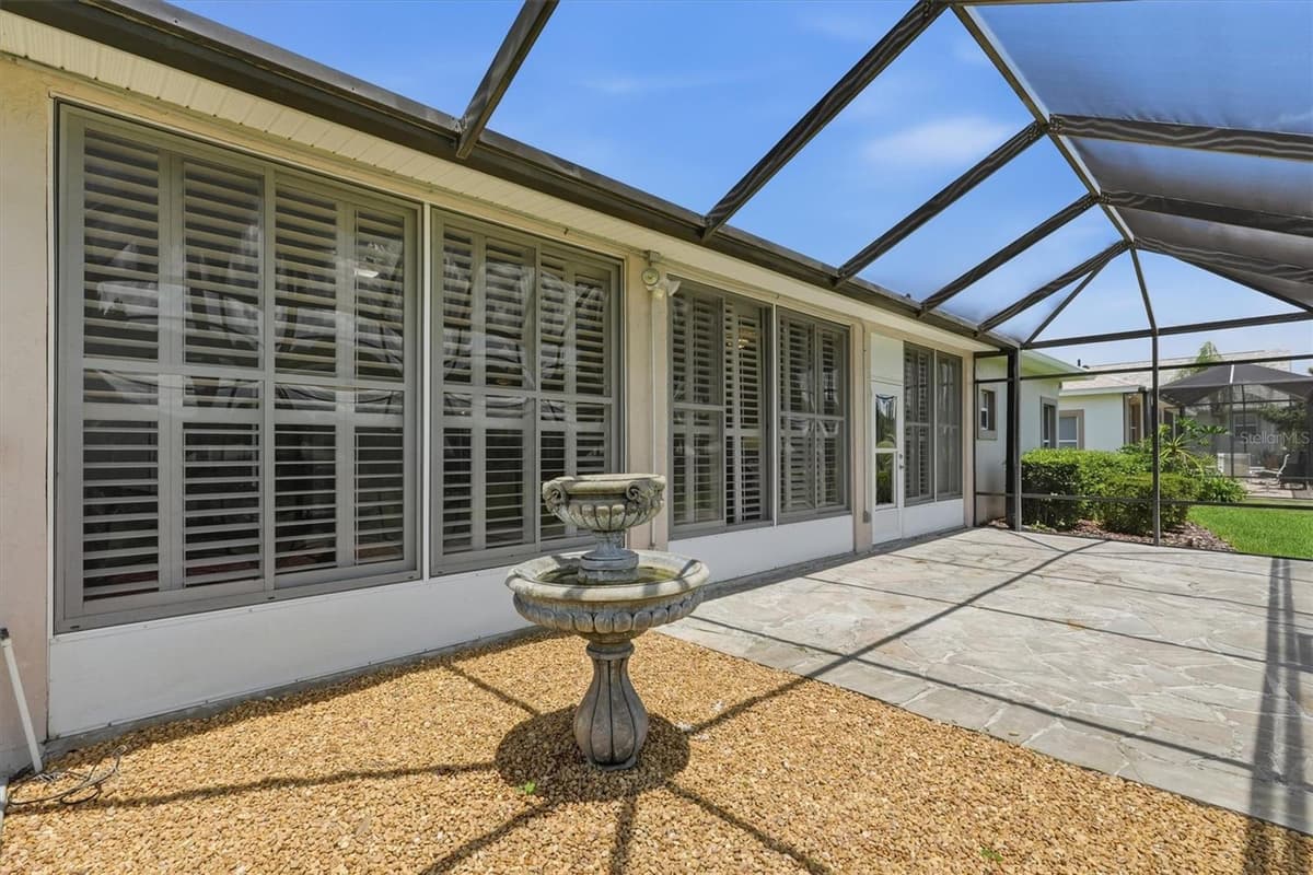 6042 LANDINGS BOULEVARD — photo 27 of 51
