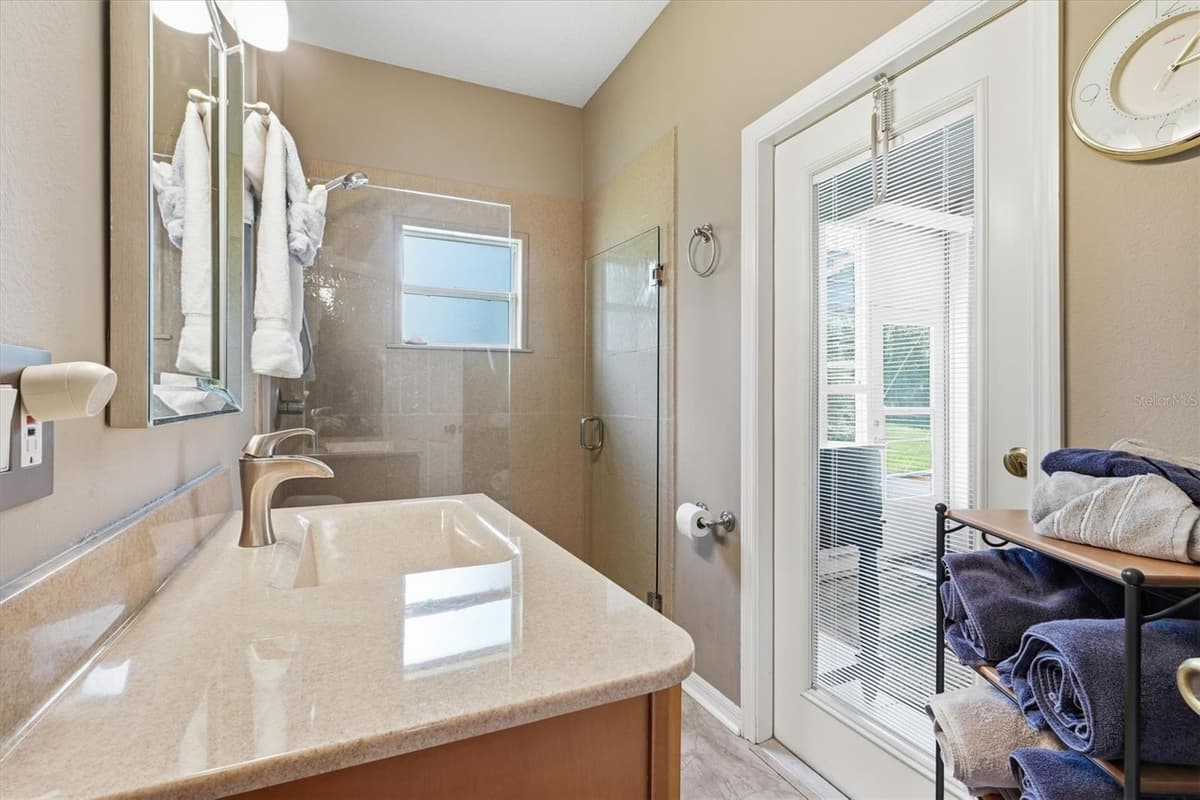 6042 LANDINGS BOULEVARD — photo 22 of 51