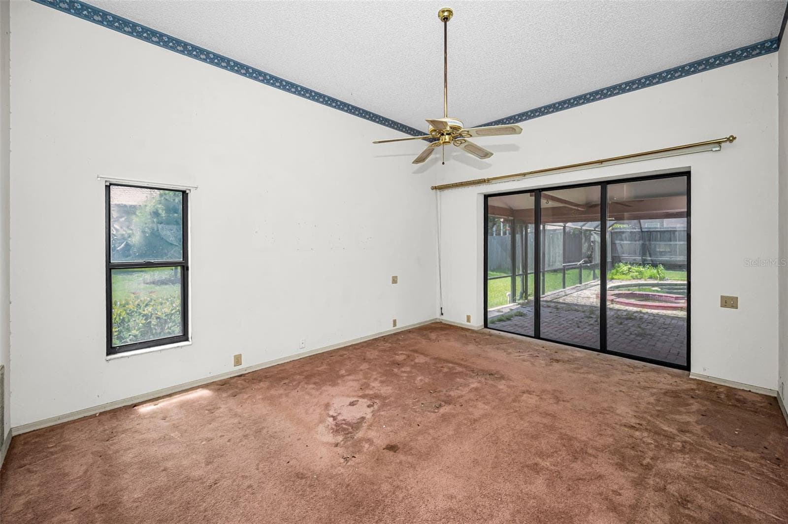 107 WOODCREEK DRIVE — photo 14 of 36