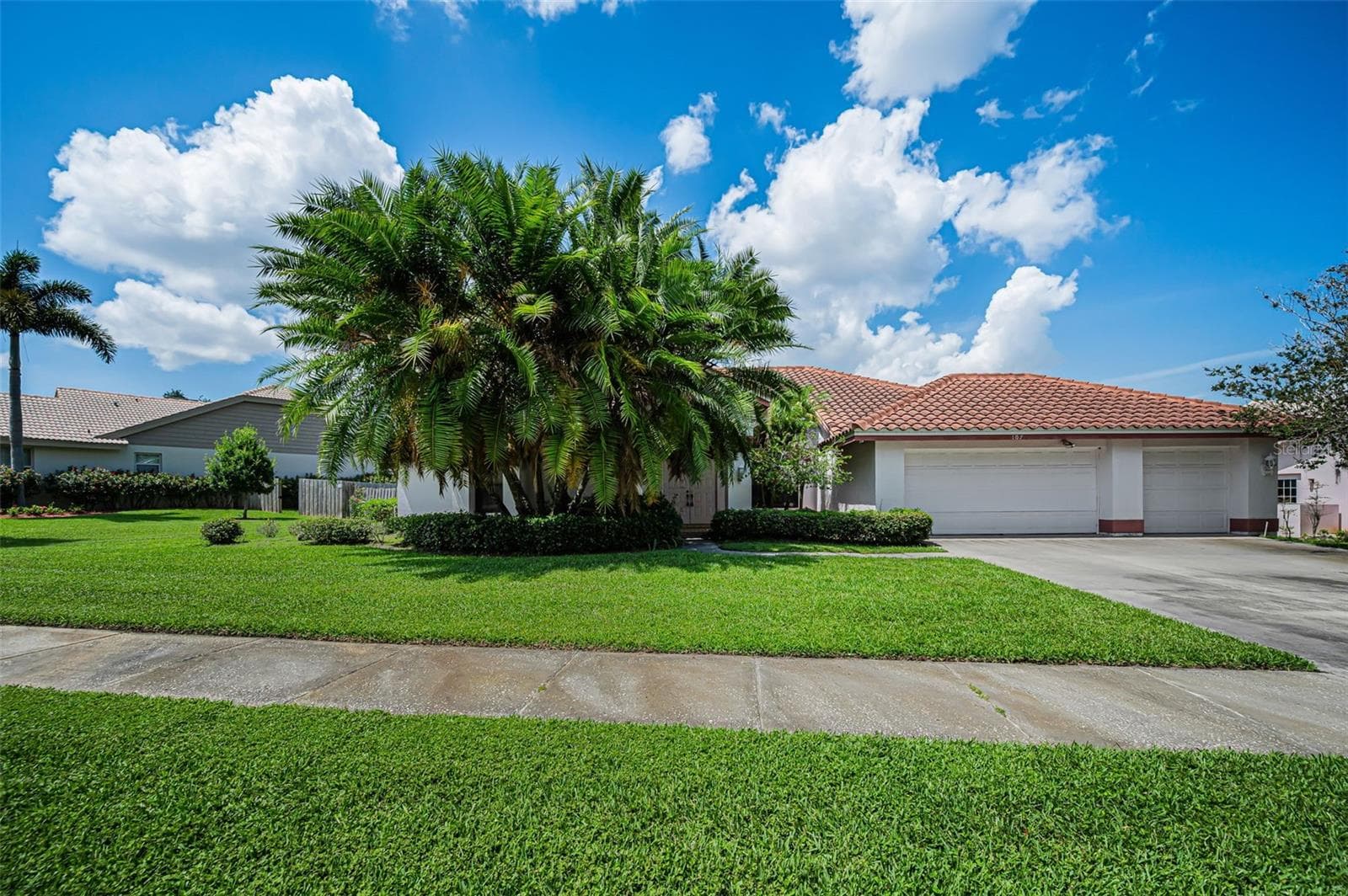107 WOODCREEK DRIVE — photo 1 of 36