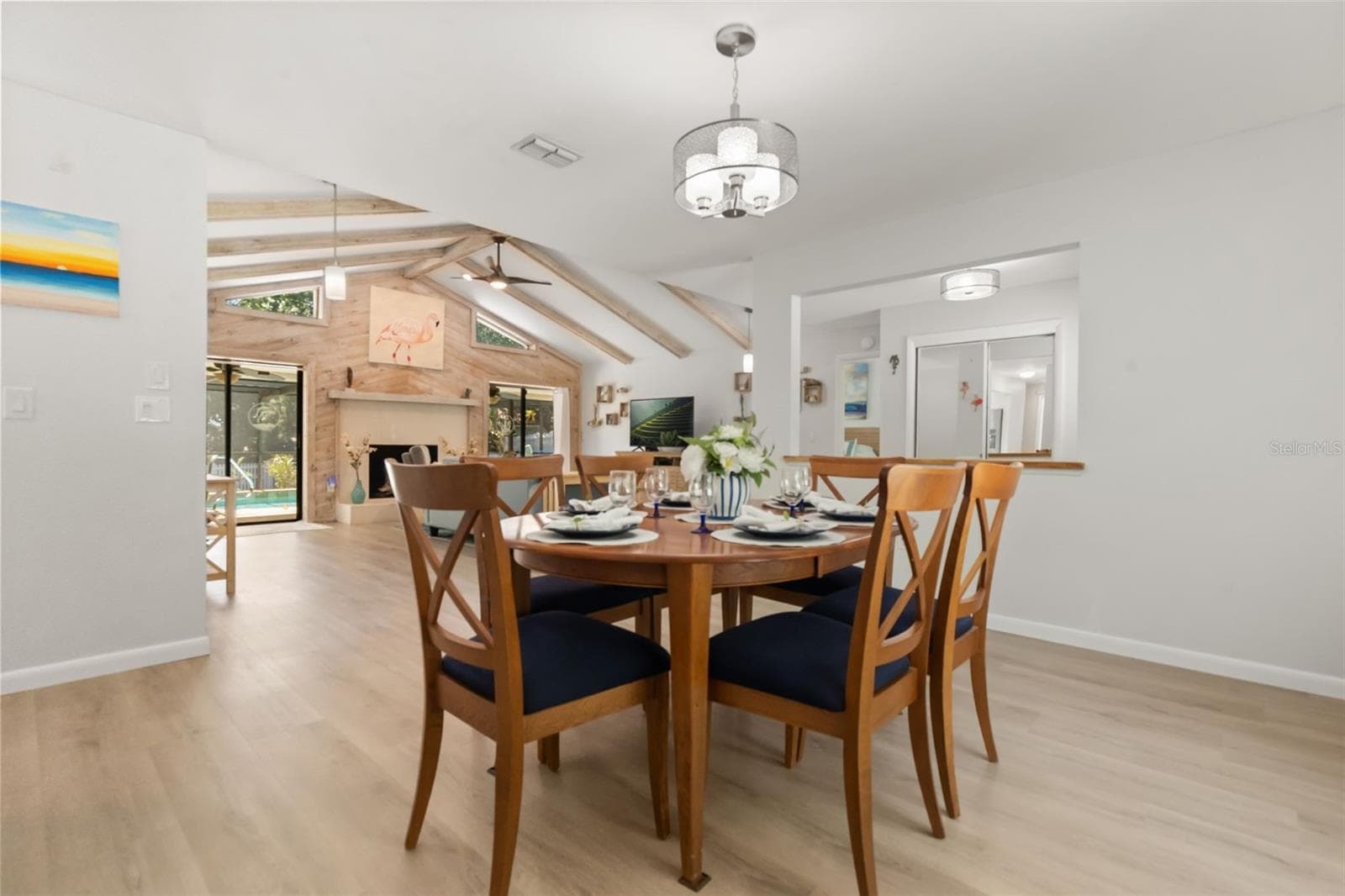 2786 VALENCIA LANE — photo 7 of 33