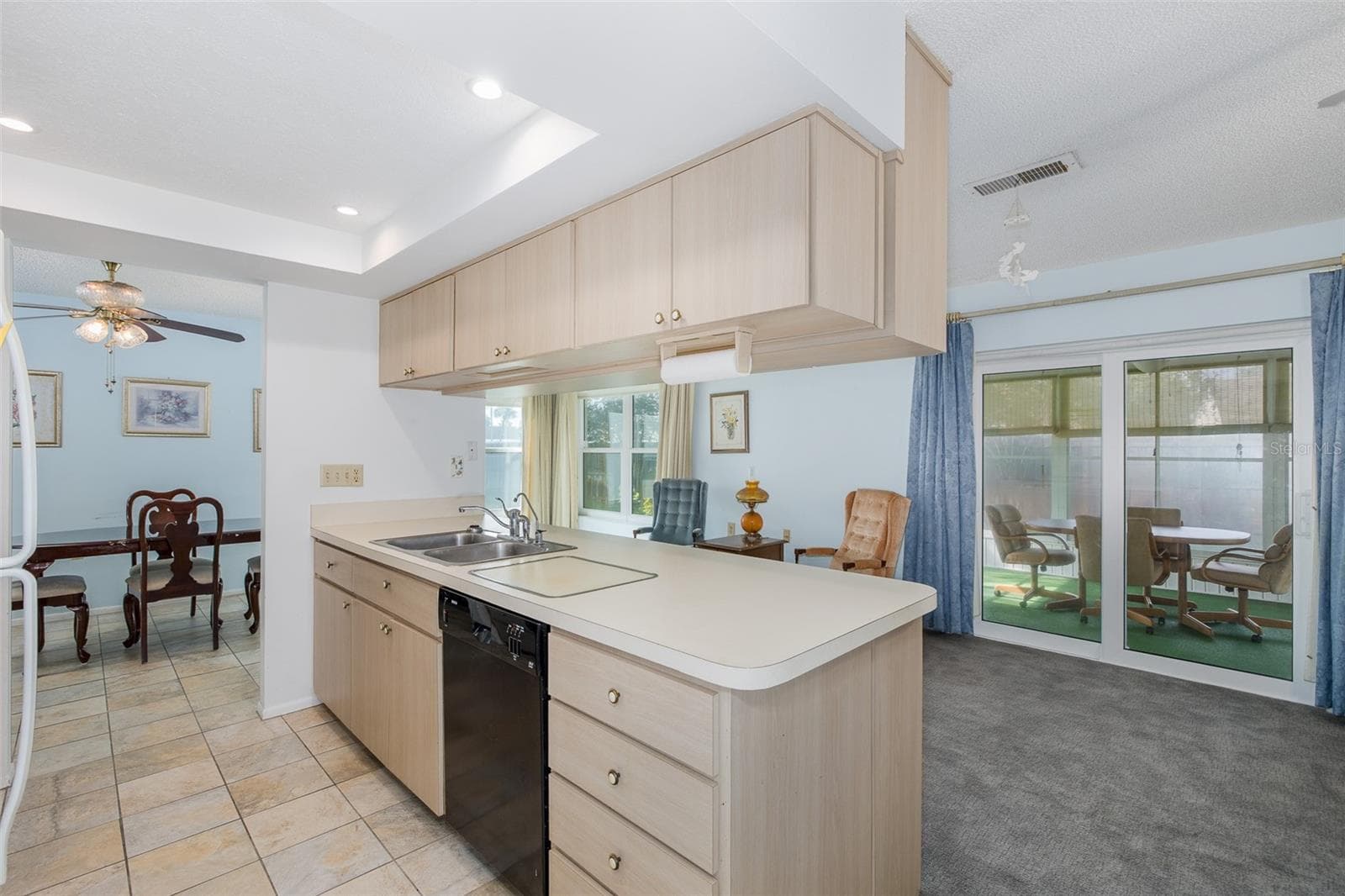 8240 WINDING WOOD DRIVE — photo 12 of 38