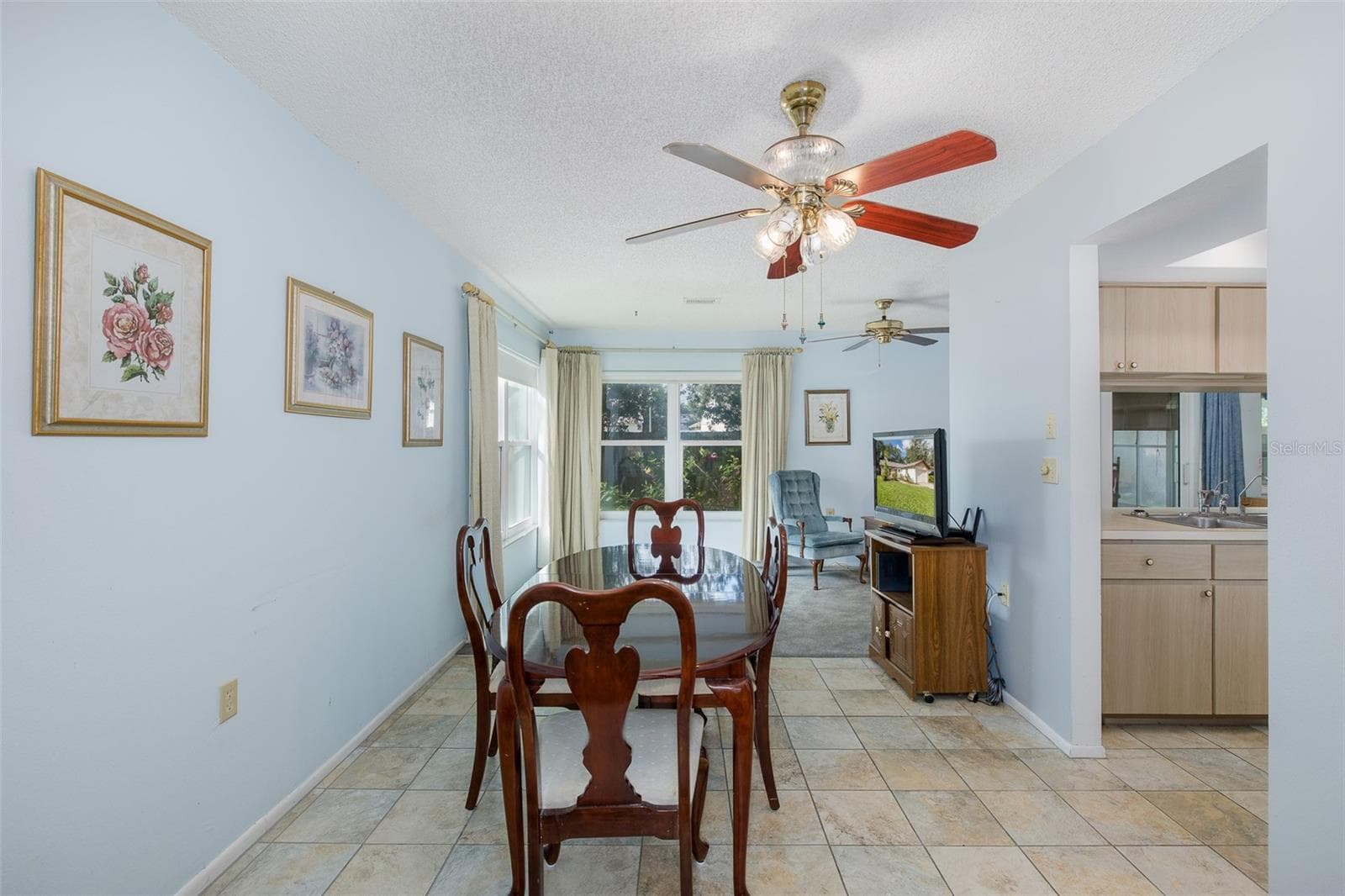 8240 WINDING WOOD DRIVE — photo 9 of 38