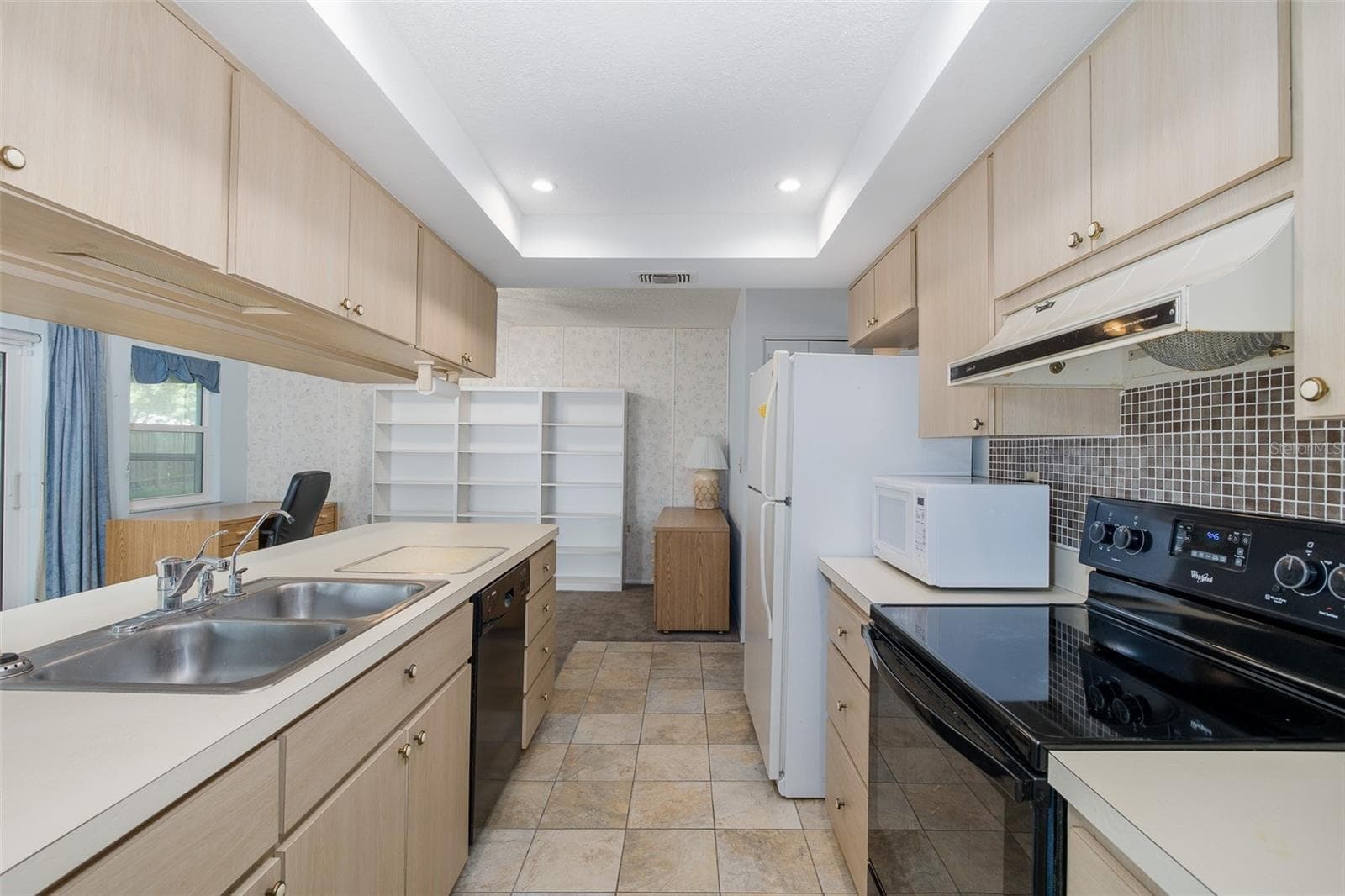 8240 WINDING WOOD DRIVE — photo 13 of 38