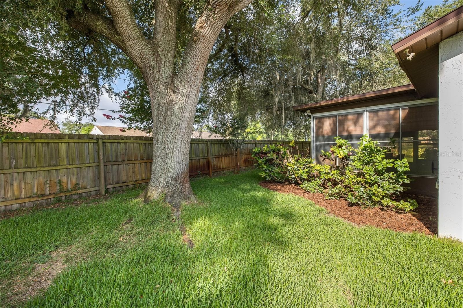 8240 WINDING WOOD DRIVE — photo 33 of 38