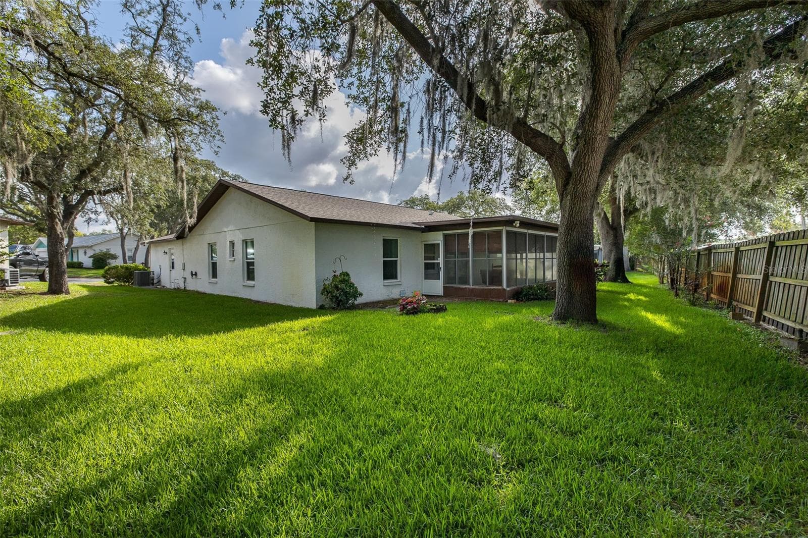 8240 WINDING WOOD DRIVE — photo 35 of 38