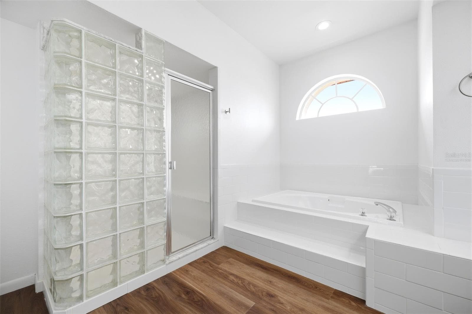 1269 HUBBARD COURT — photo 19 of 68