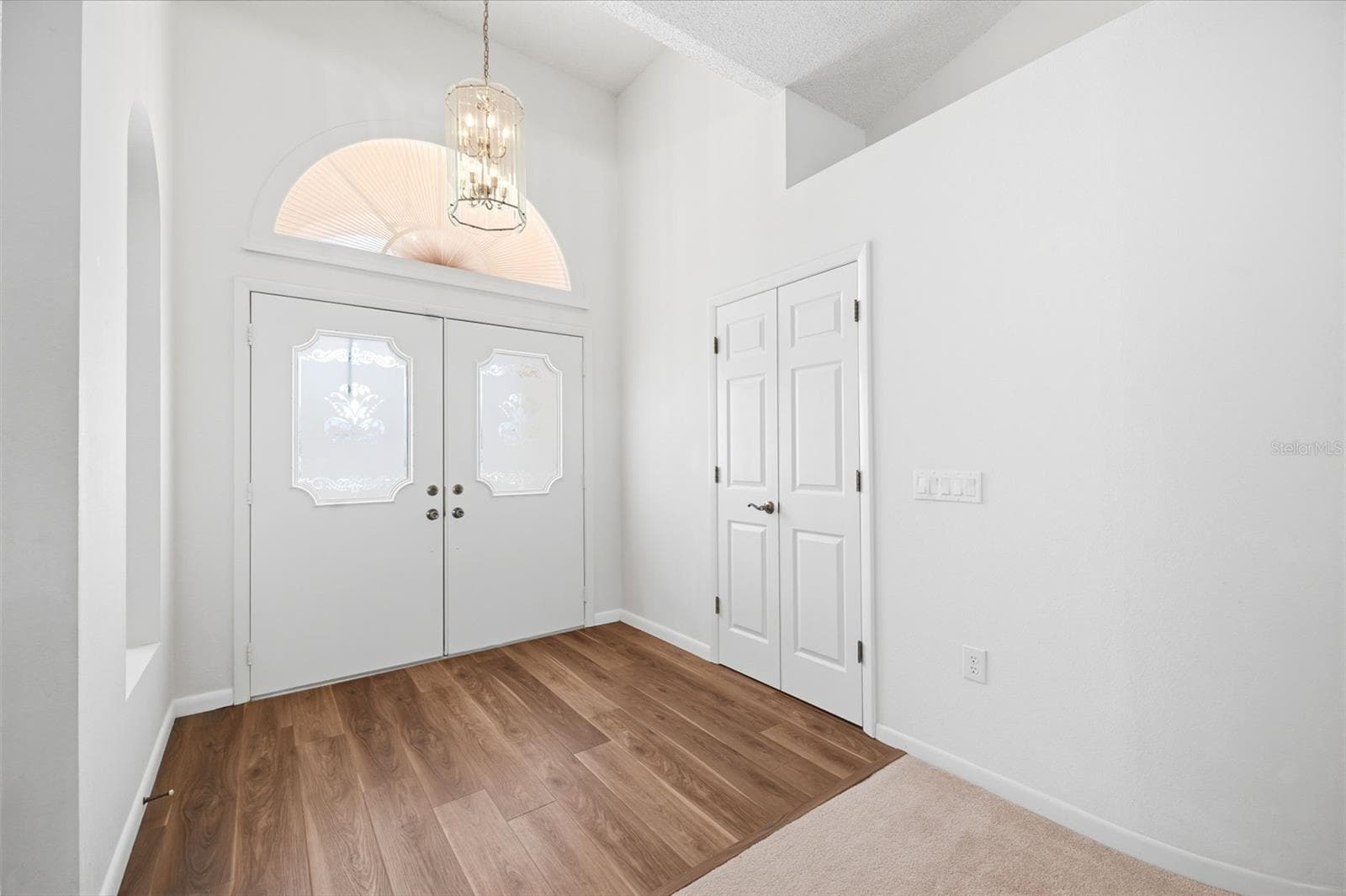 1269 HUBBARD COURT — photo 6 of 68