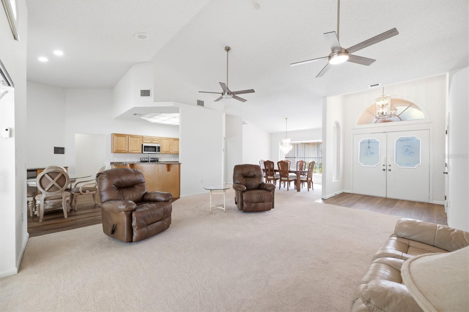 1269 HUBBARD COURT — photo 8 of 68