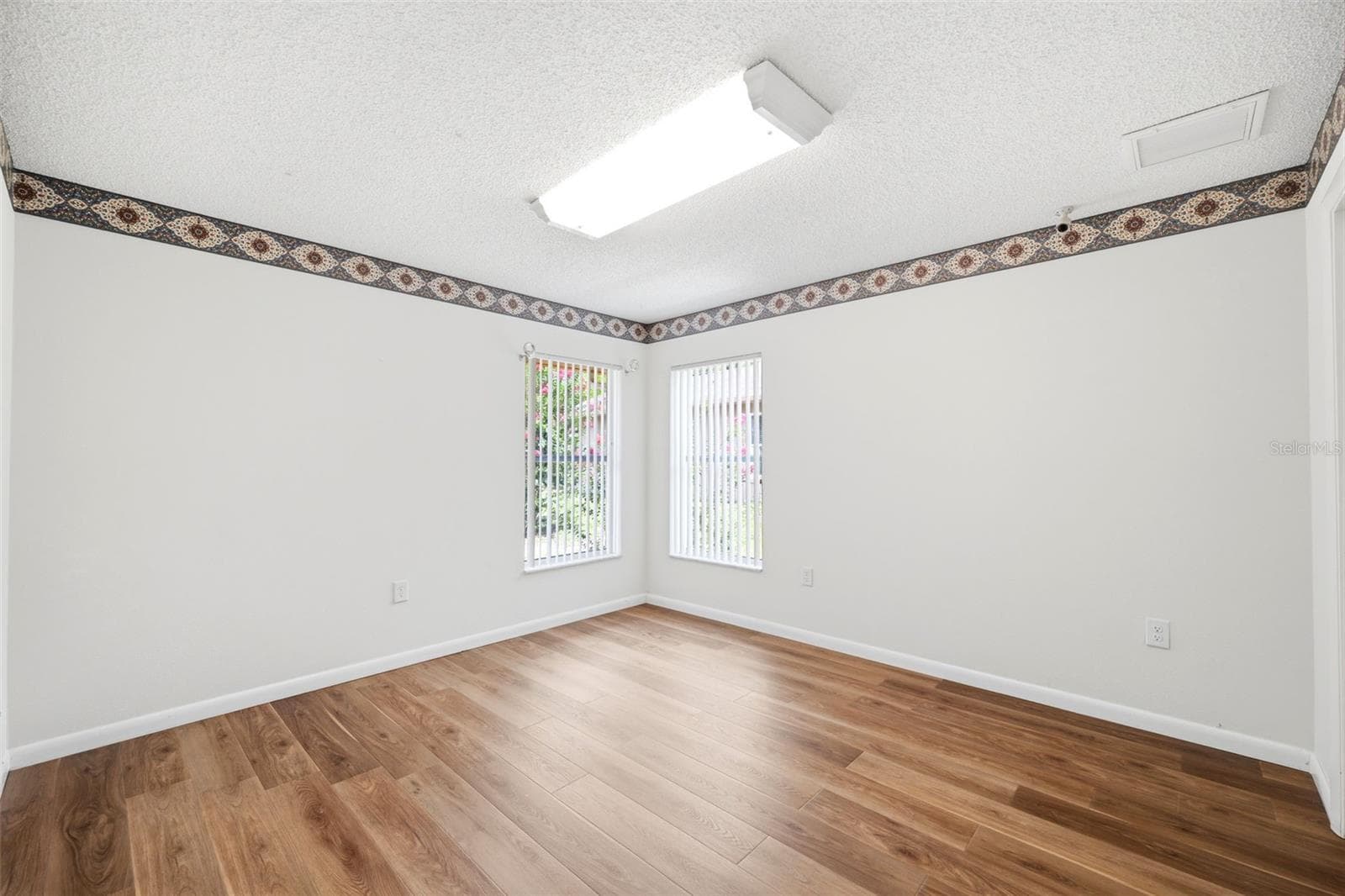 1269 HUBBARD COURT — photo 26 of 68