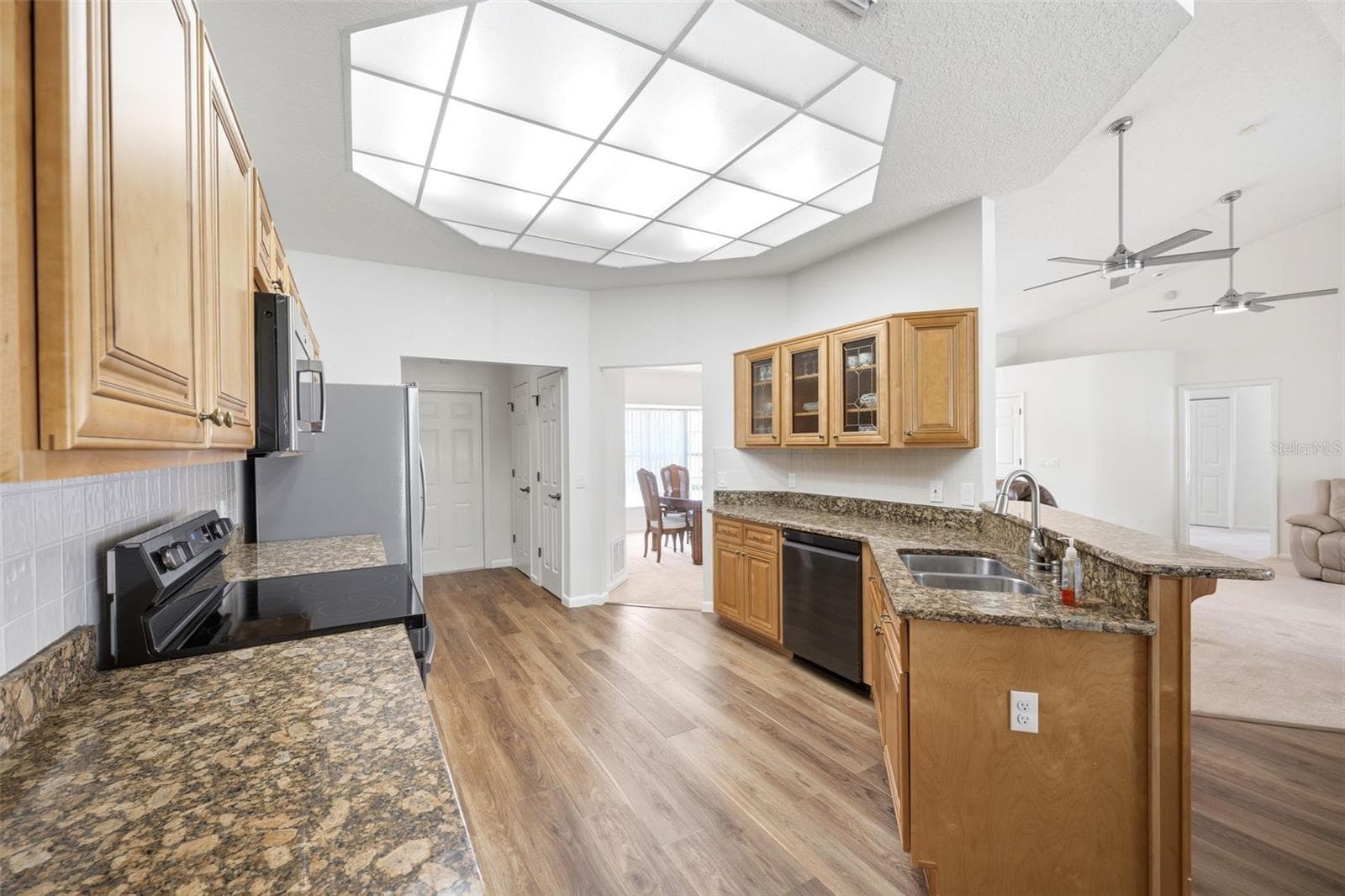 1269 HUBBARD COURT — photo 10 of 68