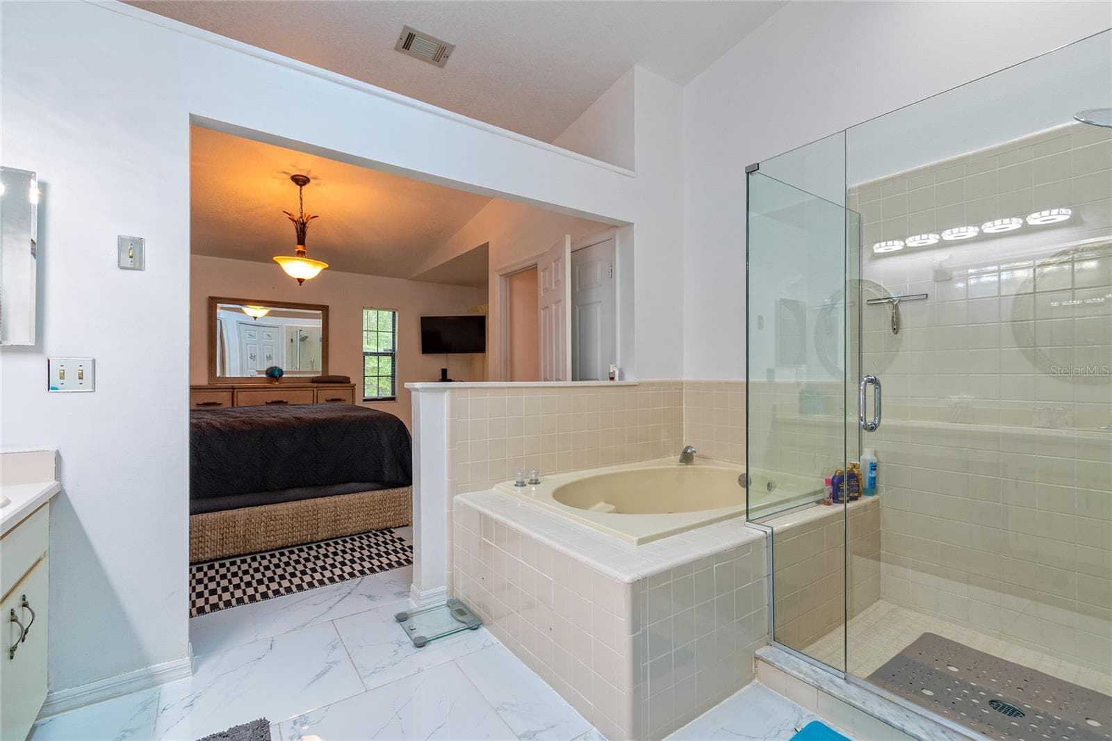 7720 CHAPELHILL DRIVE — photo 16 of 29