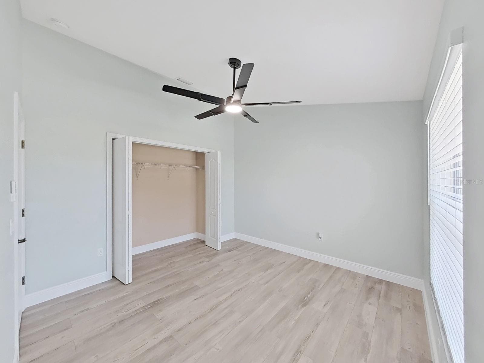 1025 LAKE AVOCA PLACE — photo 38 of 71