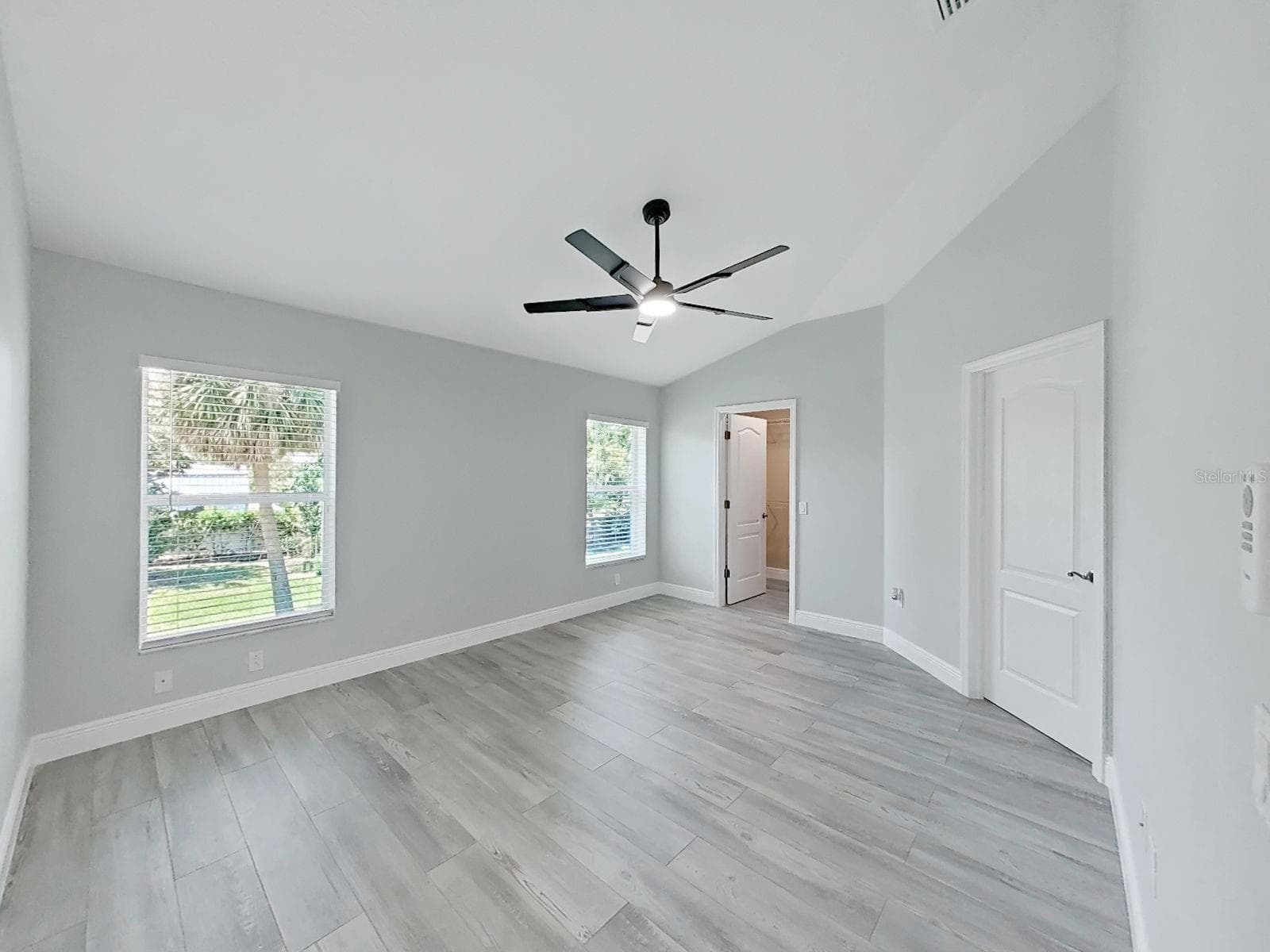 1025 LAKE AVOCA PLACE — photo 29 of 71