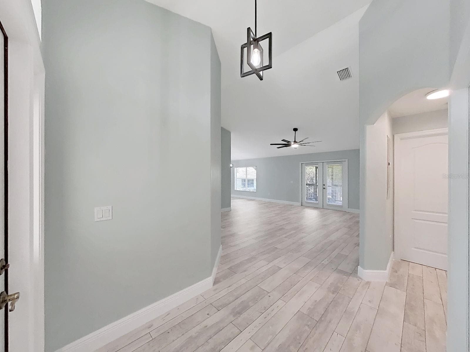 1025 LAKE AVOCA PLACE — photo 15 of 71