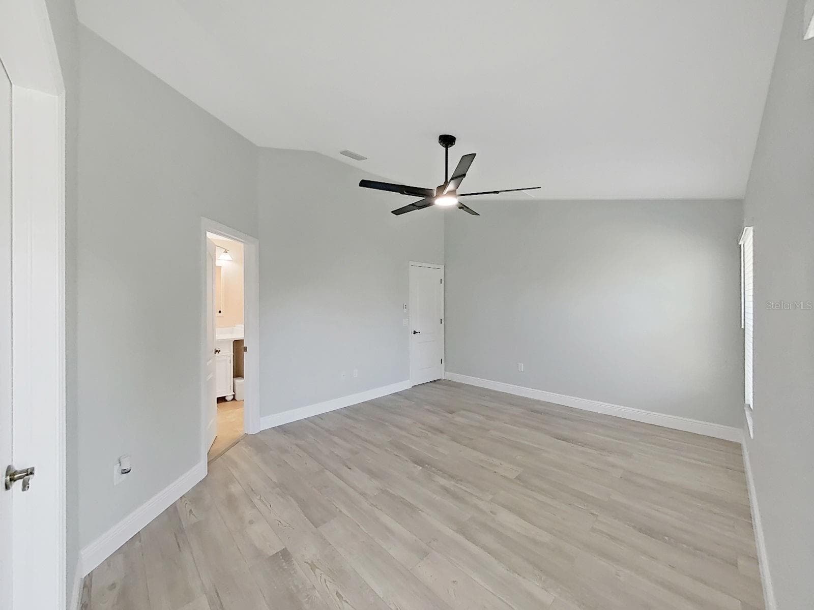 1025 LAKE AVOCA PLACE — photo 31 of 71