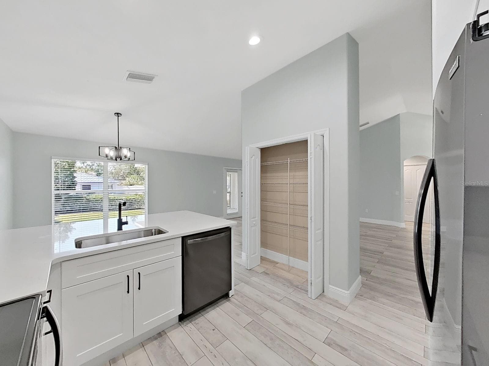 1025 LAKE AVOCA PLACE — photo 21 of 71