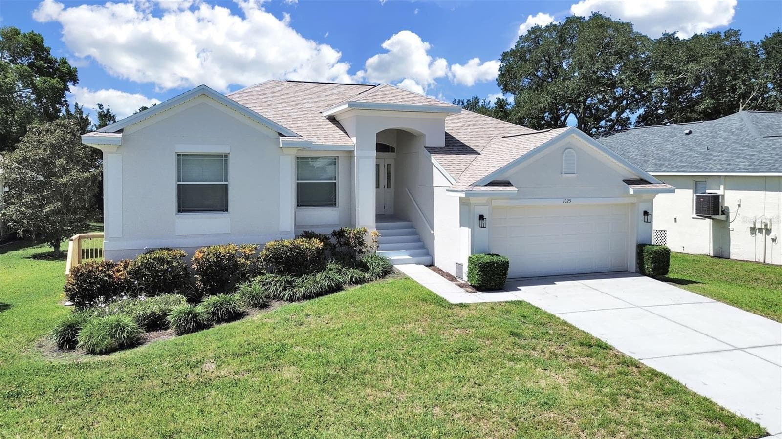 1025 LAKE AVOCA PLACE — photo 2 of 71