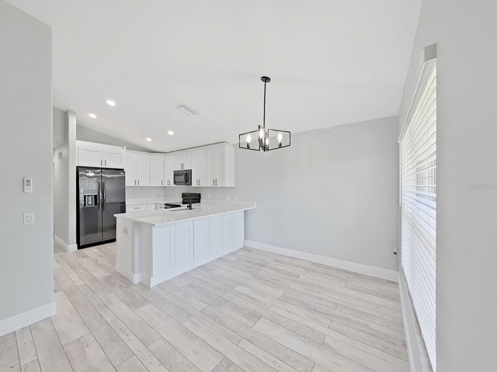 1025 LAKE AVOCA PLACE — photo 20 of 71