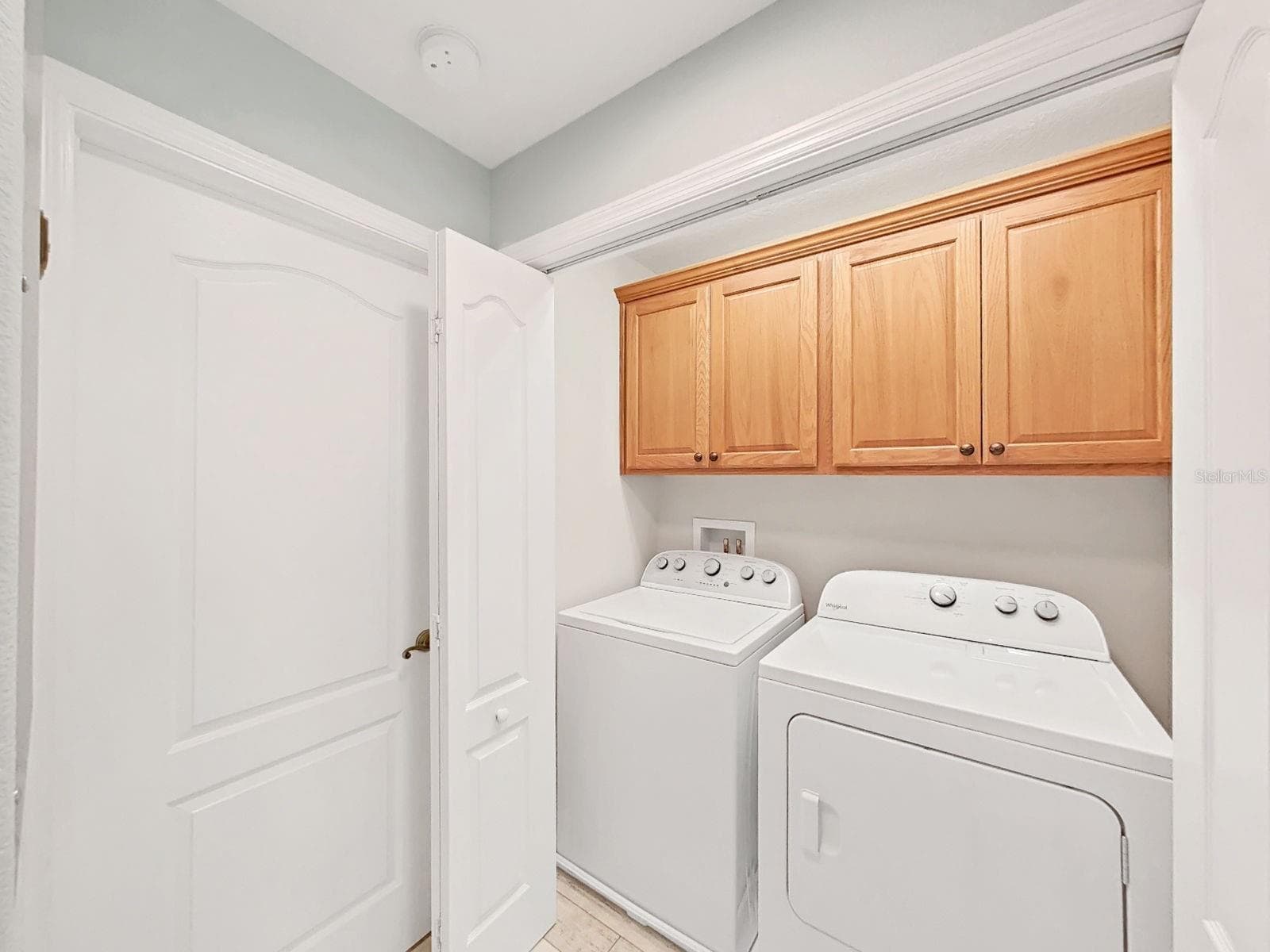 1025 LAKE AVOCA PLACE — photo 28 of 71
