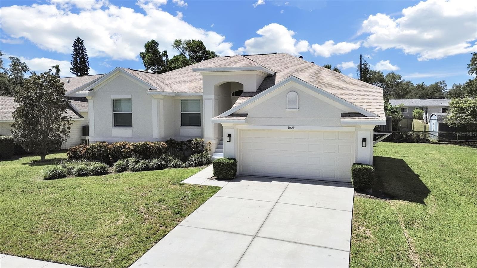 1025 LAKE AVOCA PLACE — photo 3 of 71