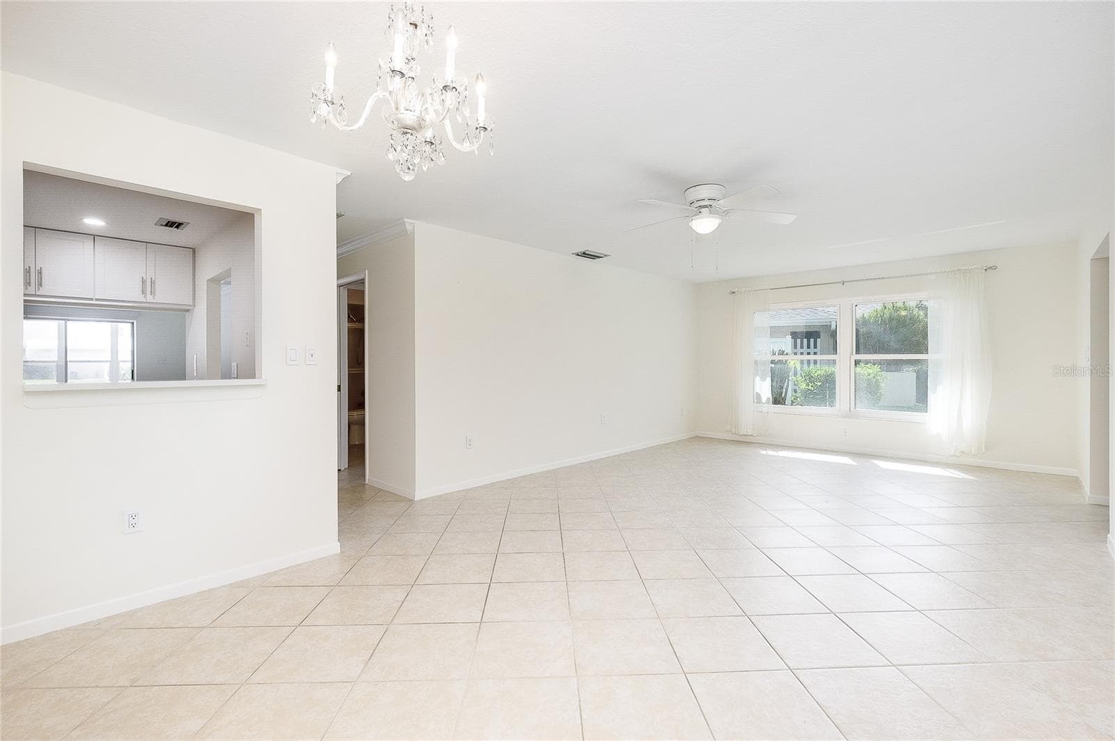 5617 EVERGREEN DR — photo 7 of 56
