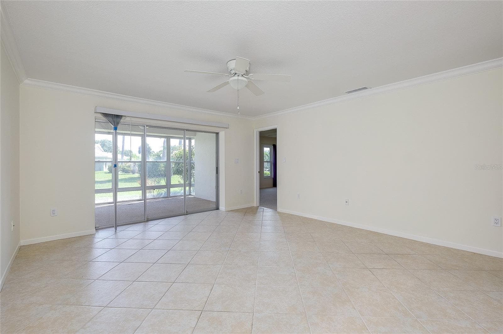 5617 EVERGREEN DR — photo 23 of 56