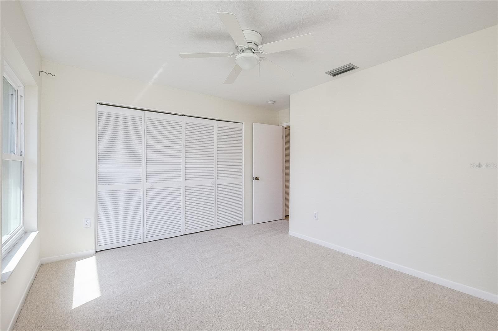 5617 EVERGREEN DR — photo 26 of 56