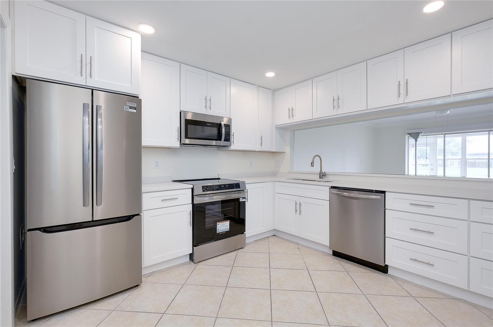 5617 EVERGREEN DR — photo 15 of 56