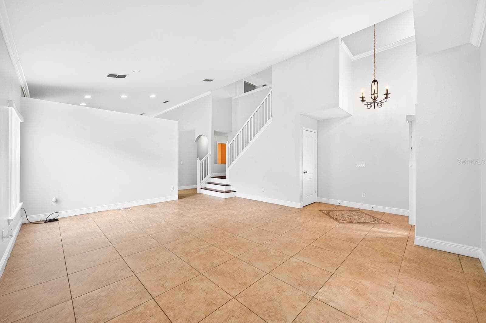 403 CAREY WAY — photo 12 of 35