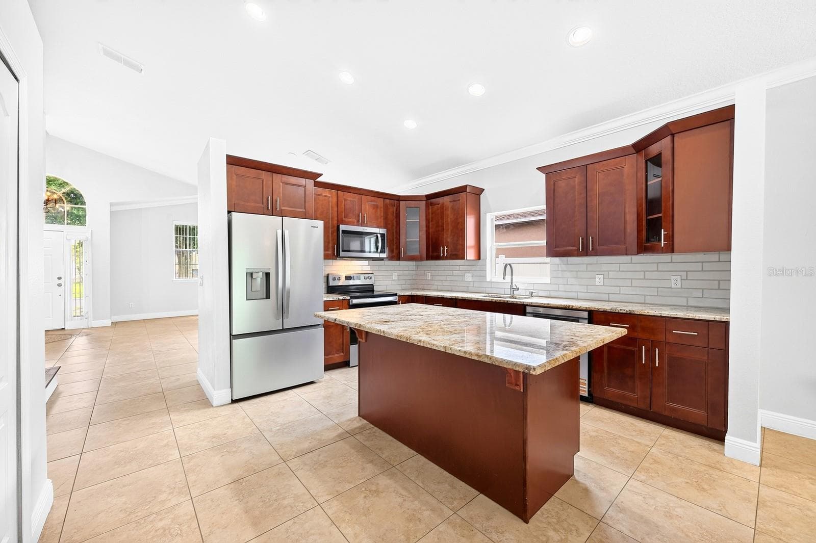 403 CAREY WAY — photo 3 of 35