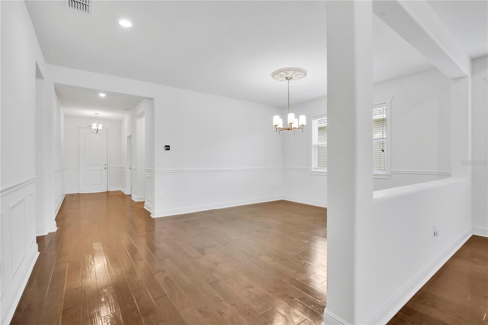 14254 SERANOA DRIVE — photo 4 of 31
