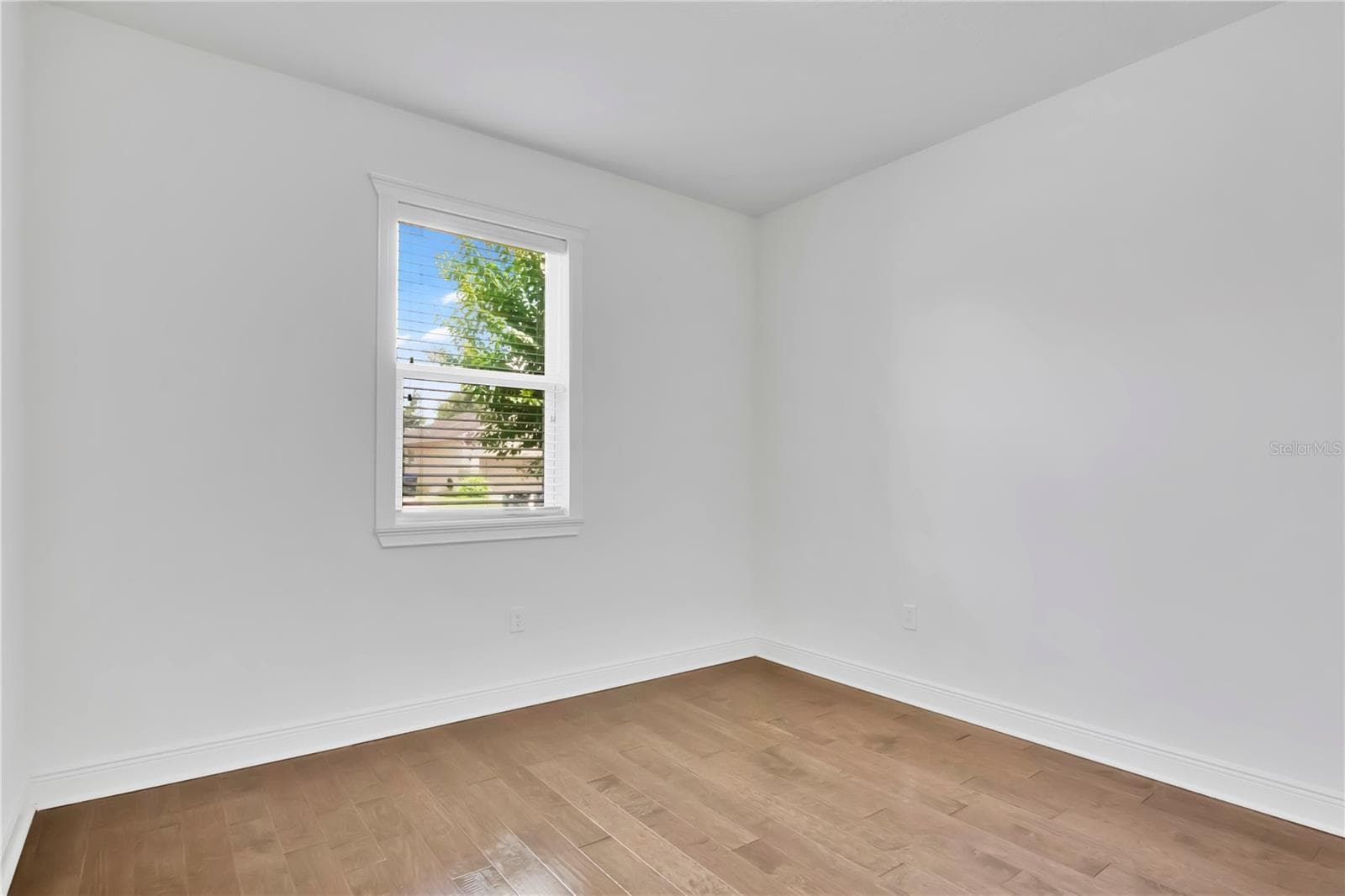 14254 SERANOA DRIVE — photo 16 of 31