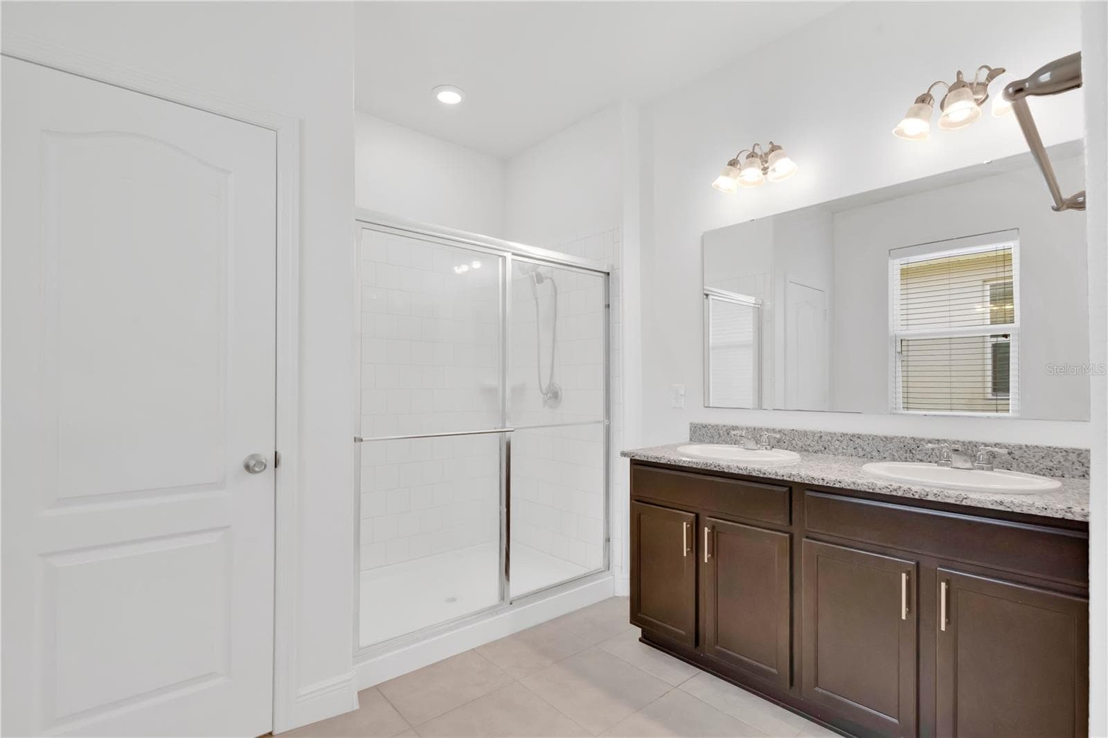 14254 SERANOA DRIVE — photo 11 of 31