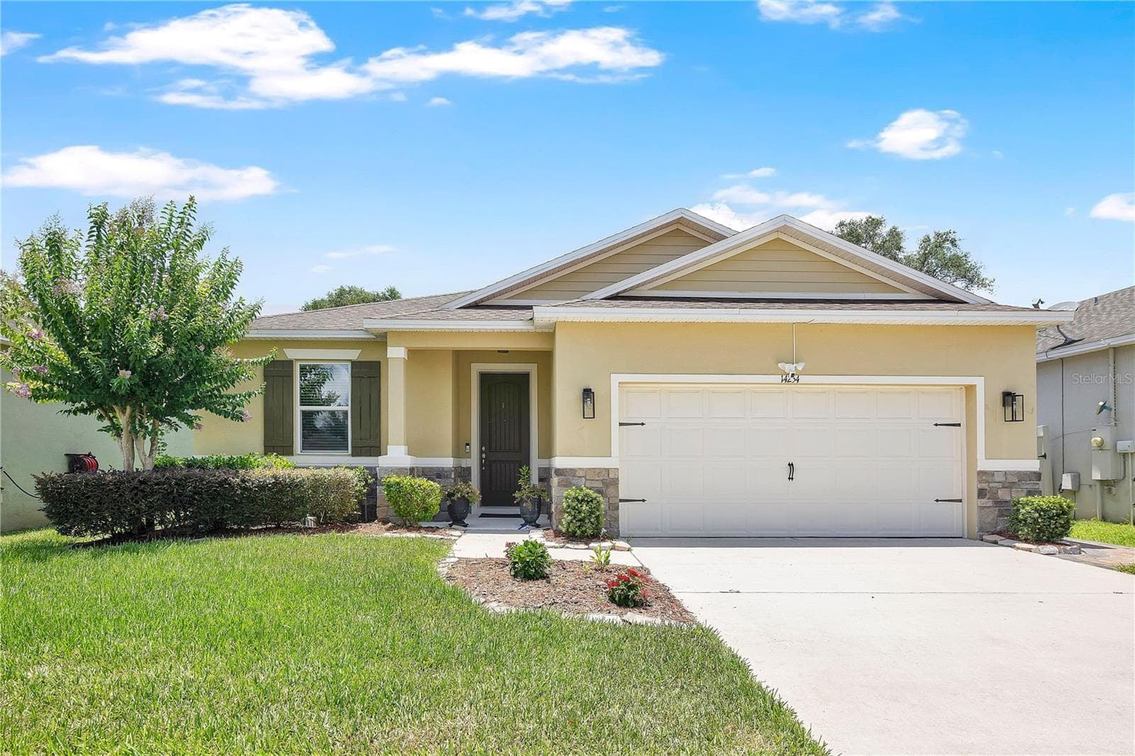 14254 SERANOA DRIVE — photo 1 of 31