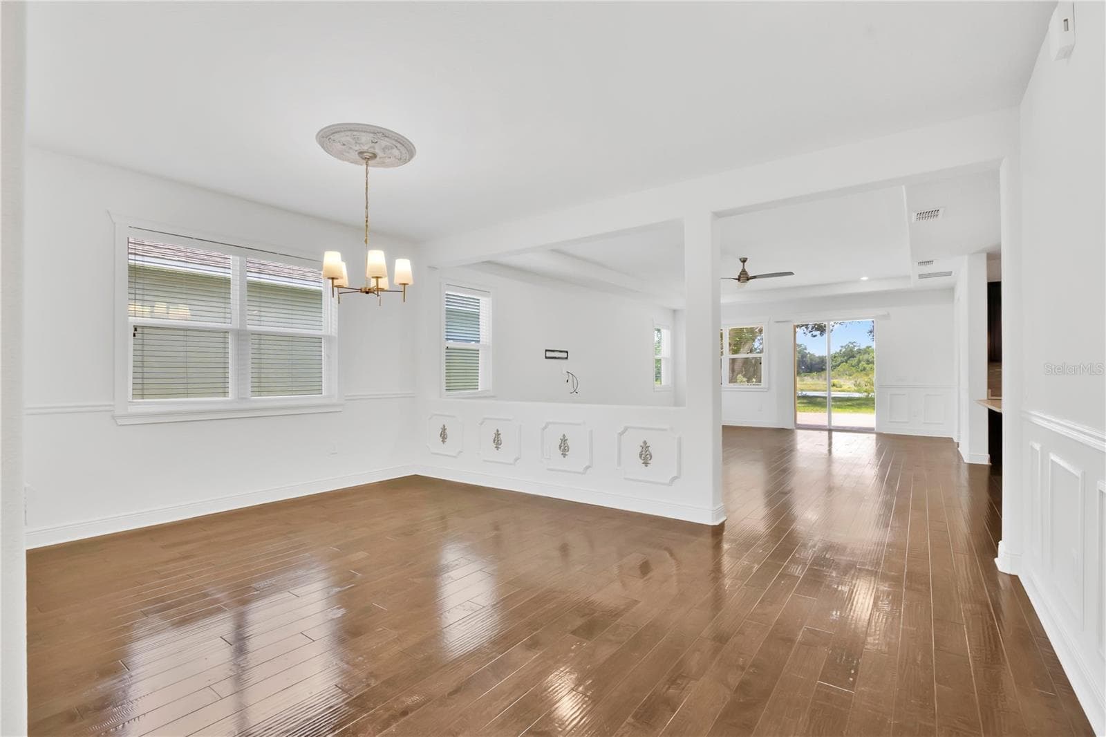 14254 SERANOA DRIVE — photo 3 of 31