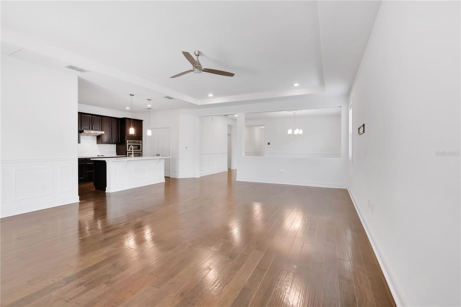 14254 SERANOA DRIVE — photo 6 of 31