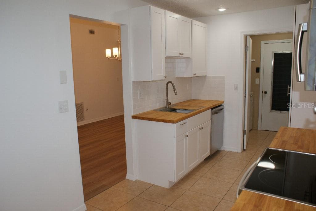 7445 CRESTWOOD DRIVE — photo 16 of 44