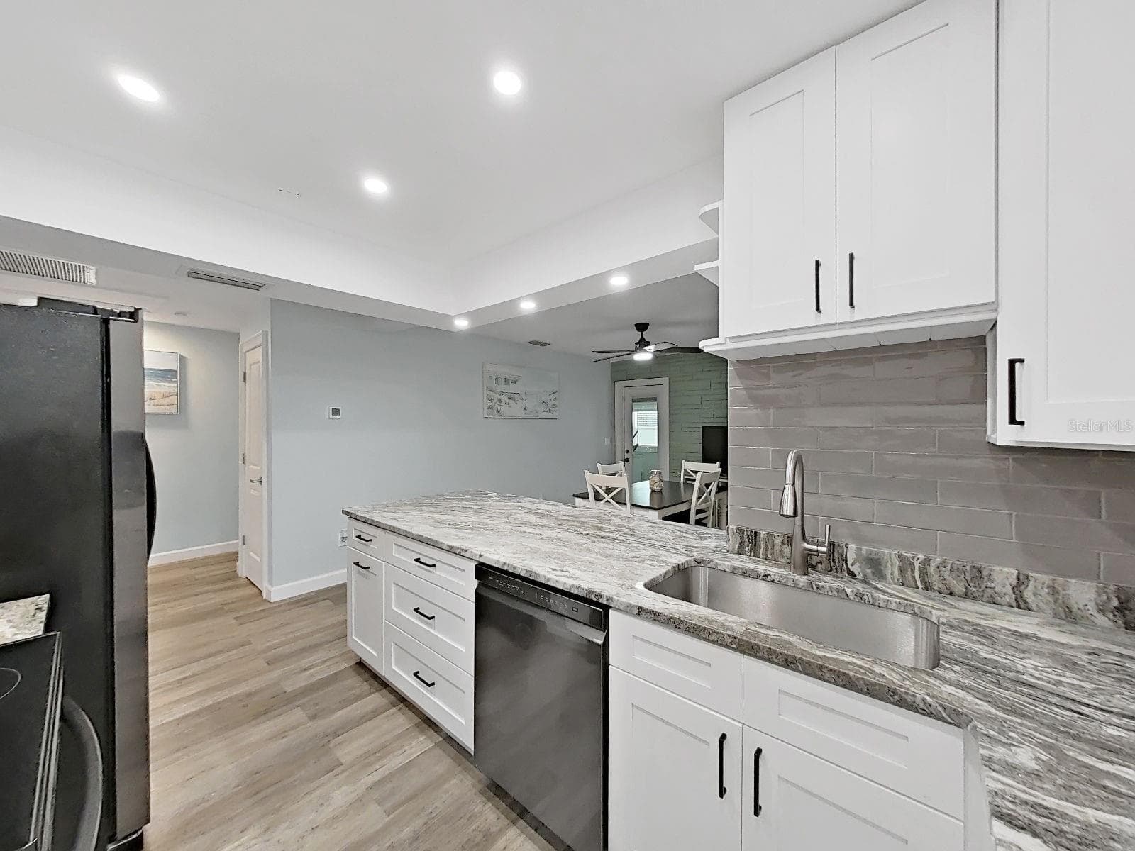 1004 PENINSULA AVENUE — photo 26 of 44