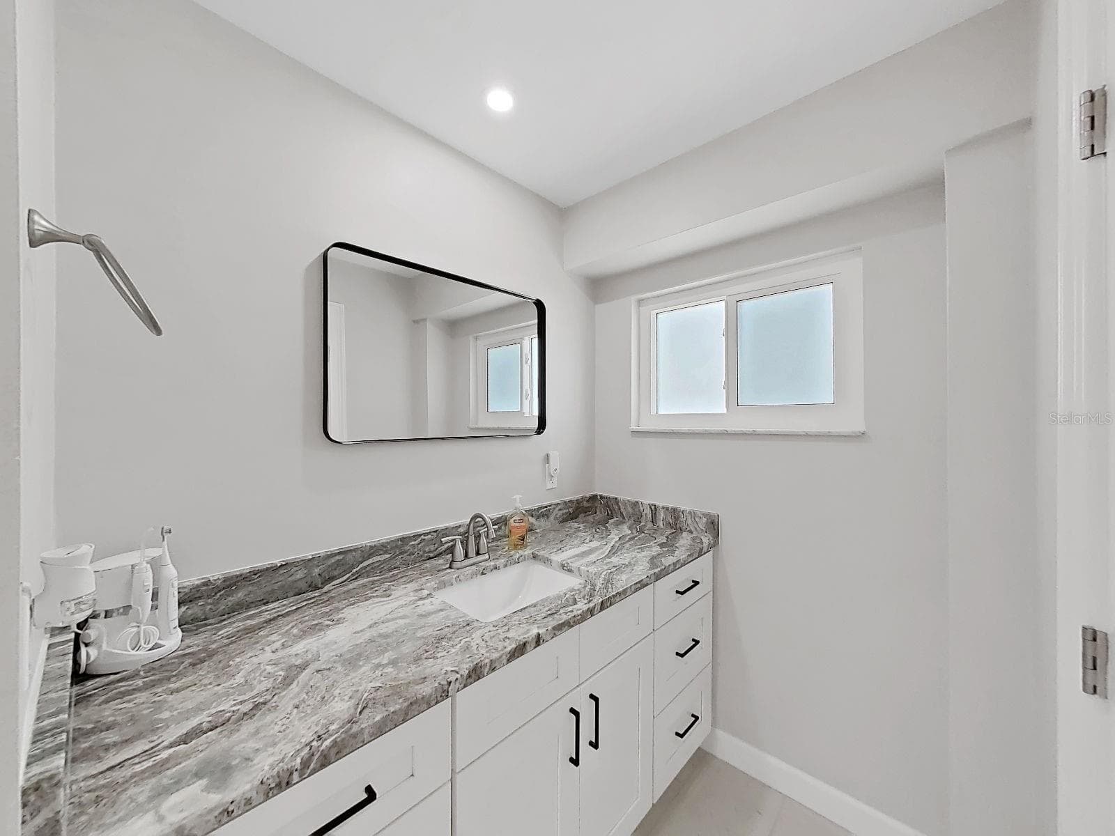 1004 PENINSULA AVENUE — photo 41 of 44