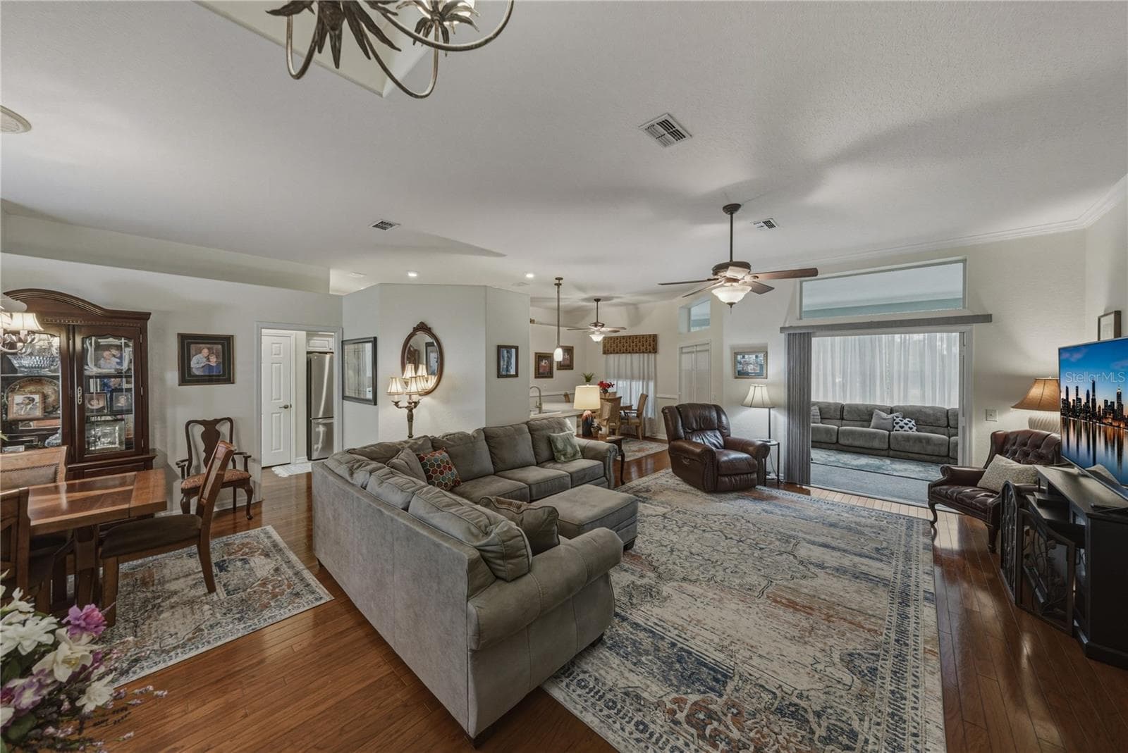 12215 WOODLANDS CIRCLE — photo 10 of 65