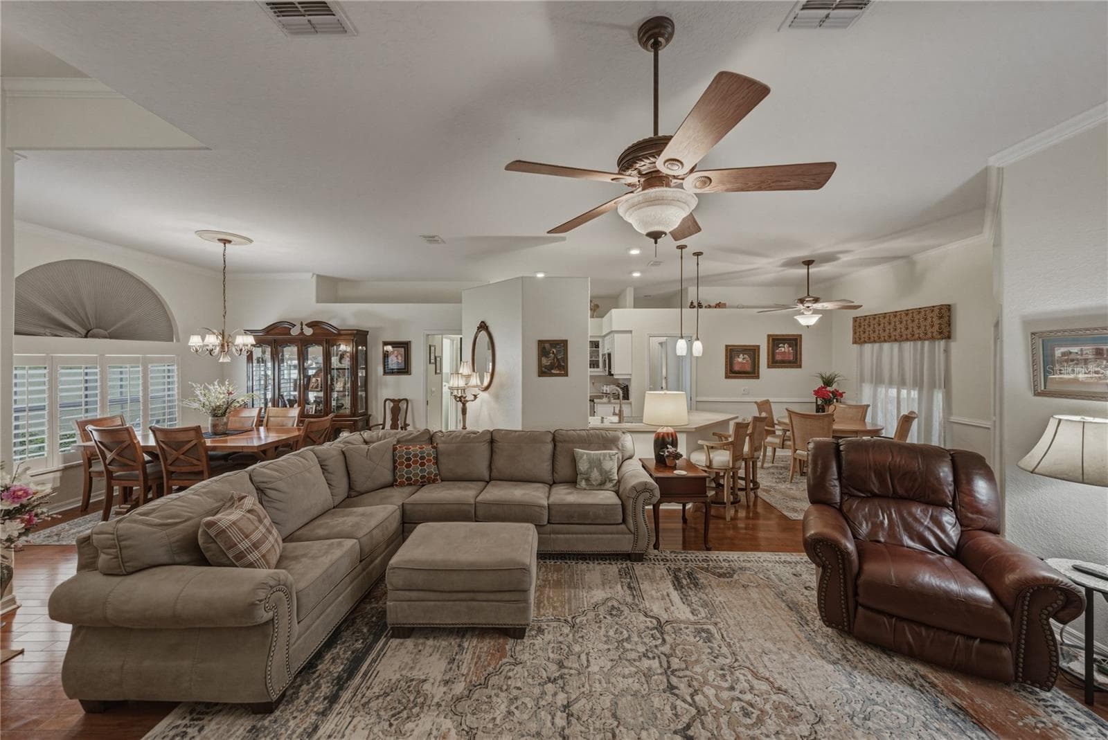 12215 WOODLANDS CIRCLE — photo 11 of 65
