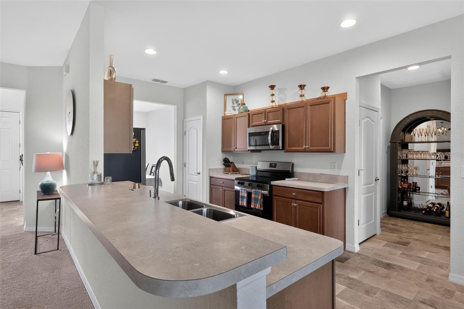 837 LIAM LANE — photo 13 of 36