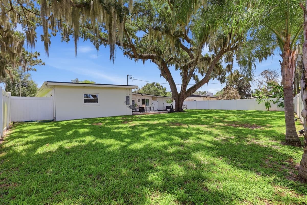5120 MORTIER AVENUE — photo 37 of 47