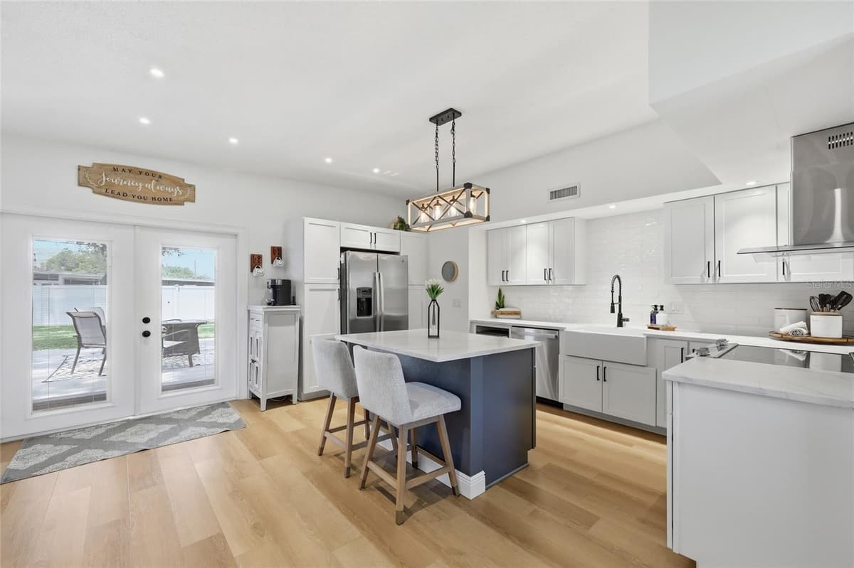 5120 MORTIER AVENUE — photo 15 of 47