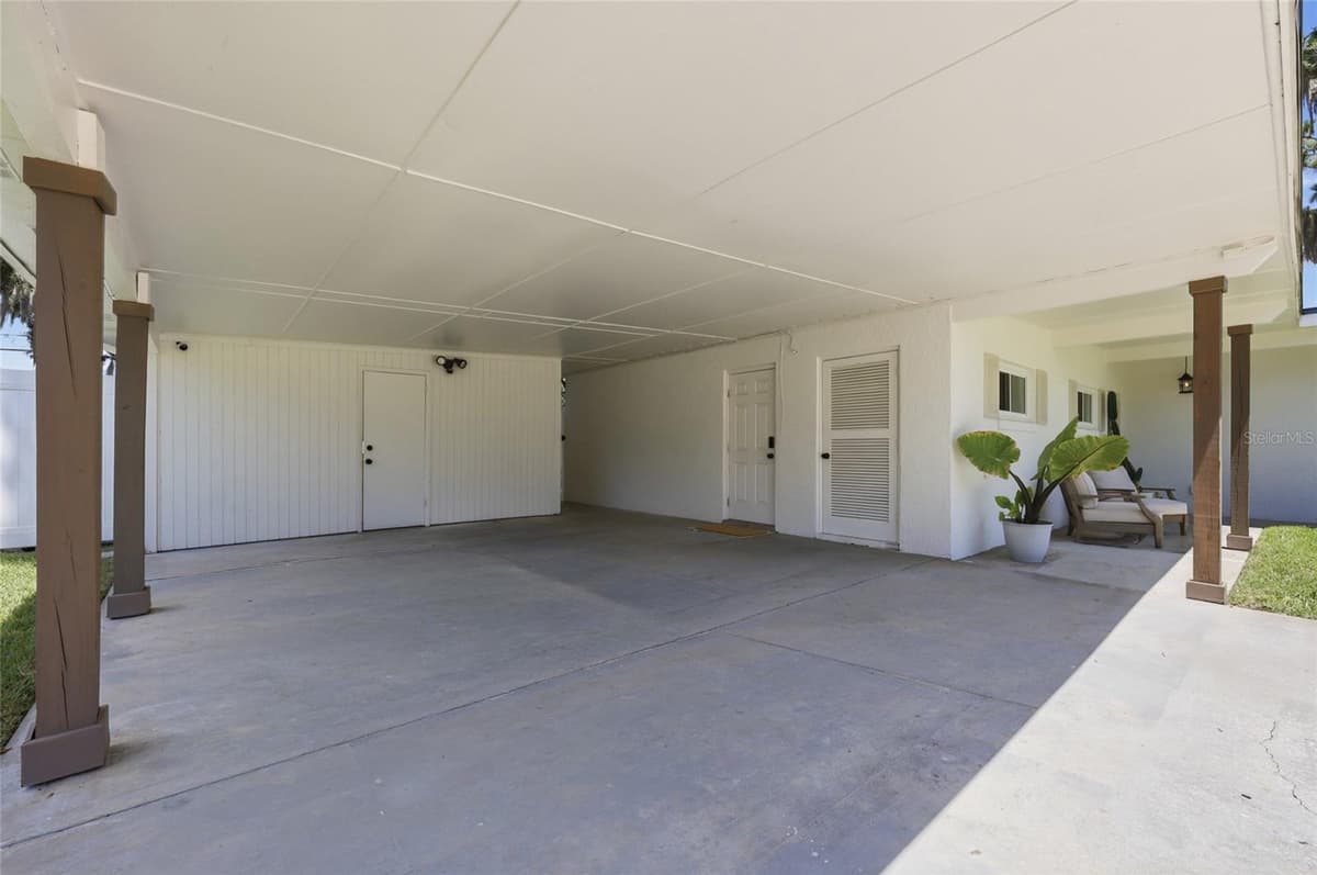 5120 MORTIER AVENUE — photo 5 of 47