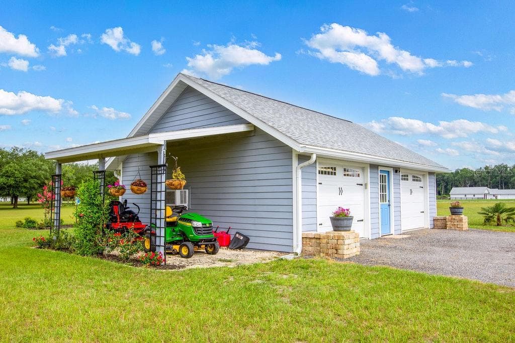733 MARYNIK DRIVE — photo 36 of 46