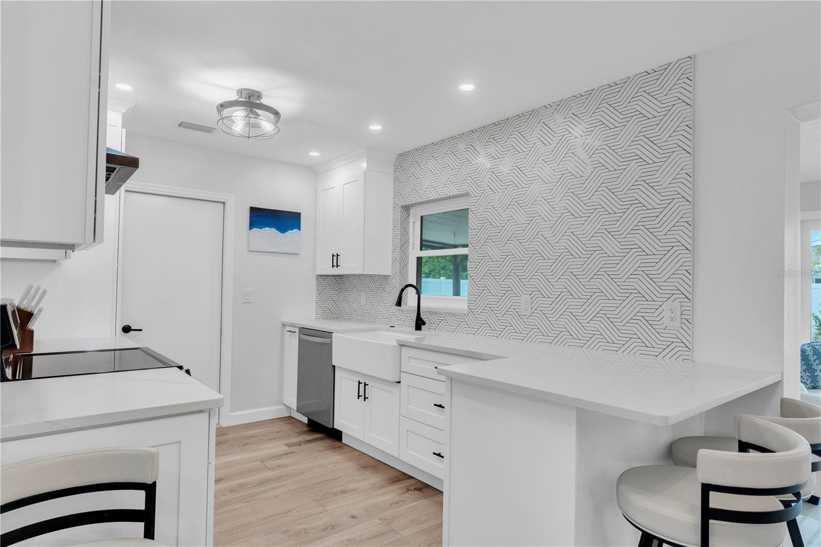 430 88TH AVENUE — photo 7 of 37
