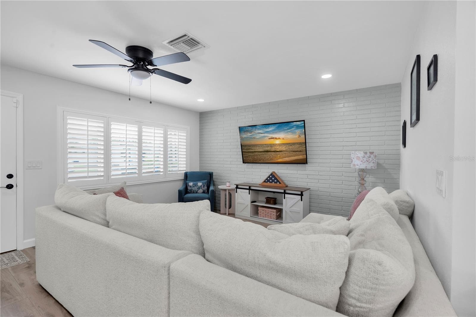 430 88TH AVENUE — photo 4 of 37